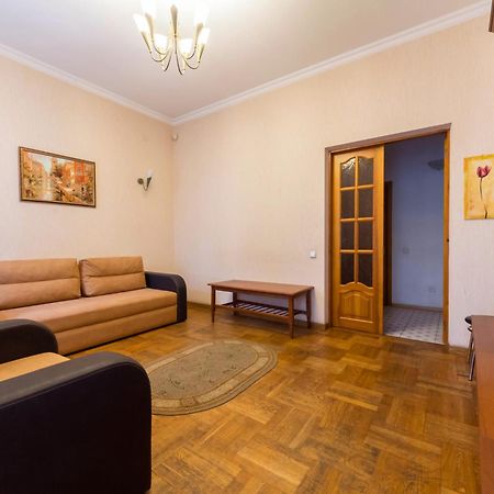 קייב Apartments In The Center On Shota Rustaveli מראה חיצוני תמונה